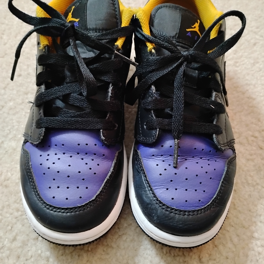 GUC Jordan Kids Black and Purple Sneakers - Sz 4.5